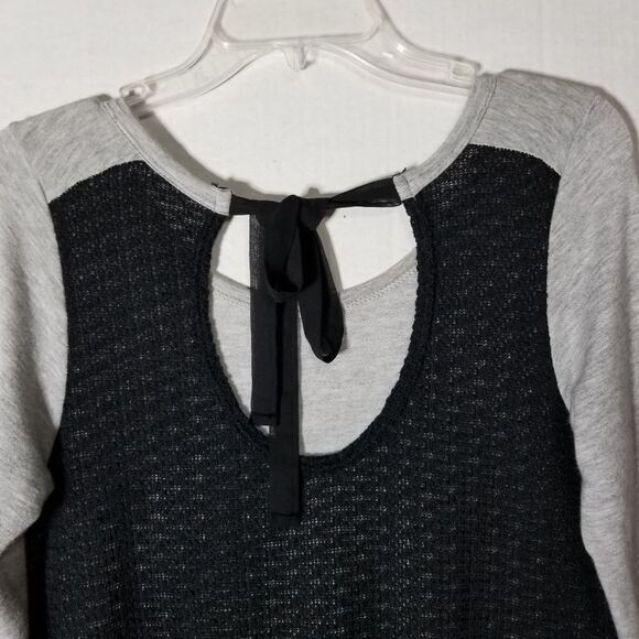 Gawdy Me Gray & Black Hi-Low Knit Top‎ - Picture 8 of 9